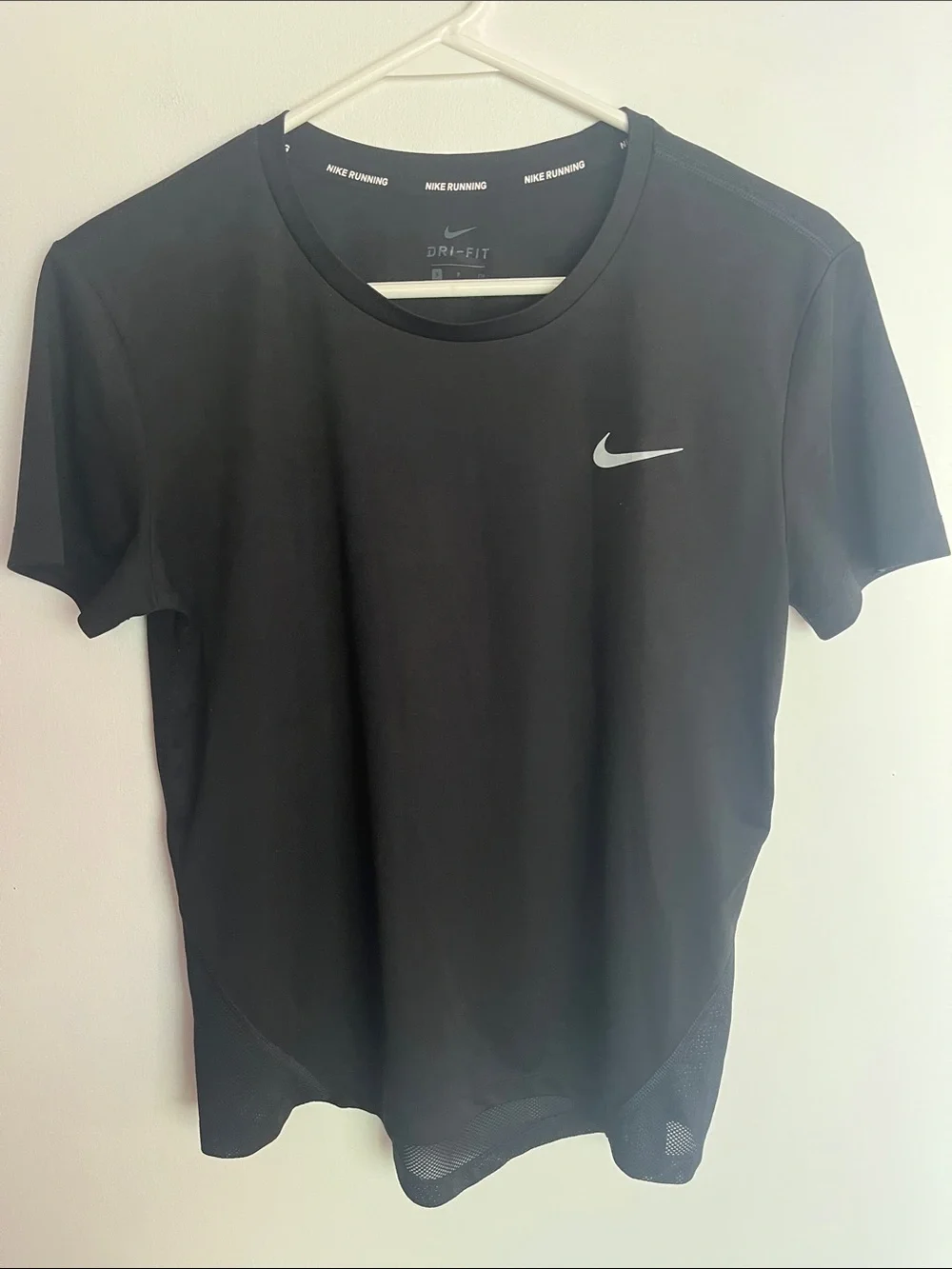 Nike Dri Fit Short Sleeve Size Small - Picture 1 of 3